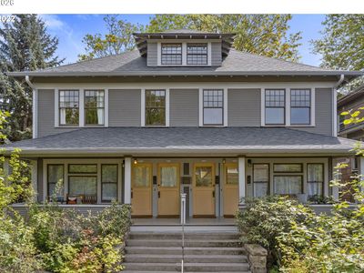 2106 SE Main St