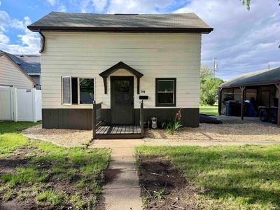 309 1st St SE