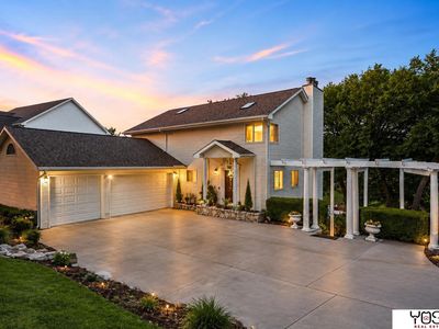 8932 Cass Cir