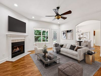 607 McCoy Ln