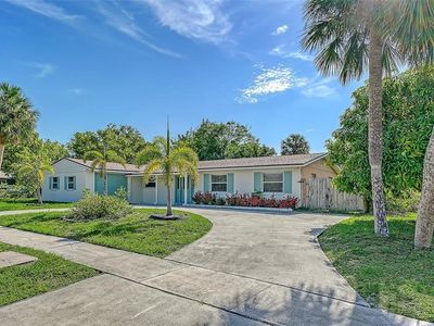 6515 Colonial Dr
