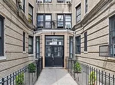 1711 Davidson Ave APT 1D