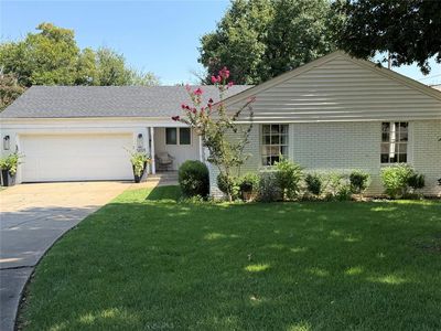 1201 Glenbrook Ter