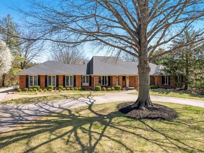 216 Falling Leaves Ct