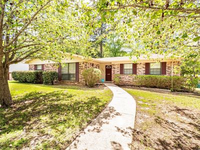 1222 Crestwood Dr