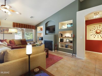 2328 E Desert Pueblo Pass