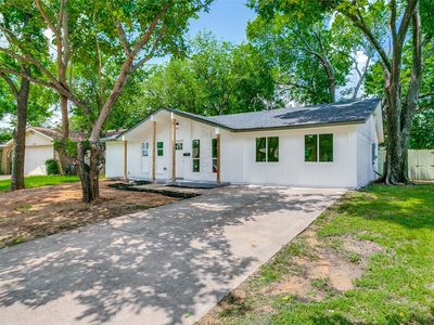 2325 Lake By Dr
