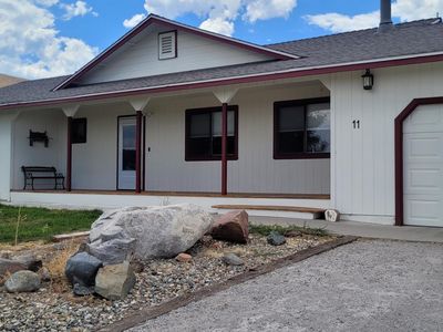 11 Lower Colony Rd