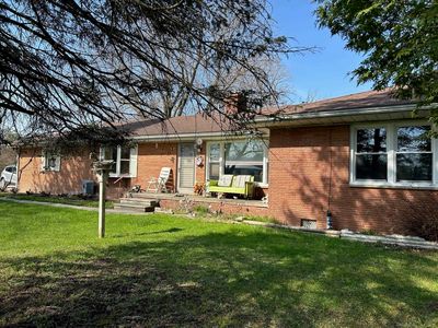 5996 Lakeshore Rd