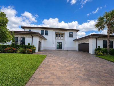 10760 Breezeway Ln
