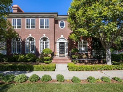 872 S Orange Grove Blvd APT 1