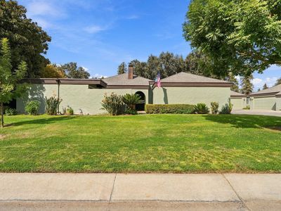 2950 W Border Links Drive