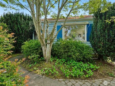 6830 27th Avenue NE