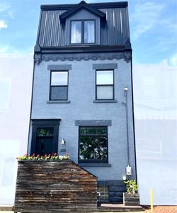 206 Carrington St