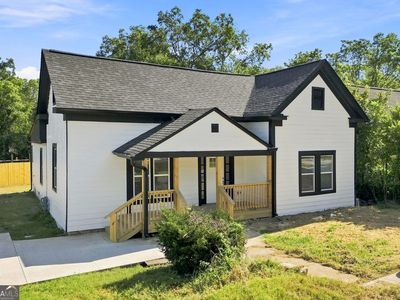 7516 Conyers St