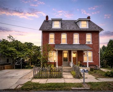 333 Crest Ave