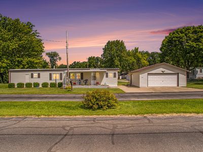 284 Paradise Island Dr