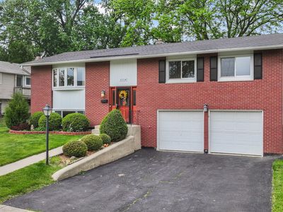 Property at 6534 Taylor Dr, Woodridge, IL