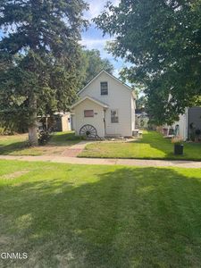 Property at 208 10th Ave NW, Mandan, ND