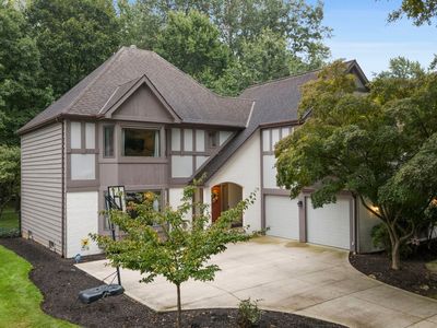 3075 Oakwood Ln