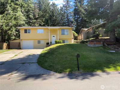 4883 Laura Lane SE