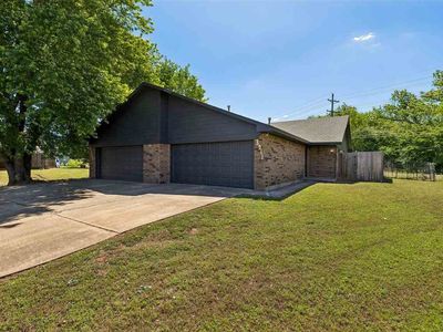 3909-3911 W 18th Ct