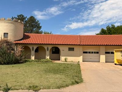 710 Crescent Dr