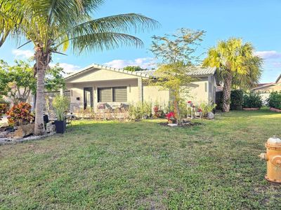 7811 NW 40th Ct
