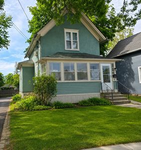 Property at 571 Walnut Ave, Elgin, IL