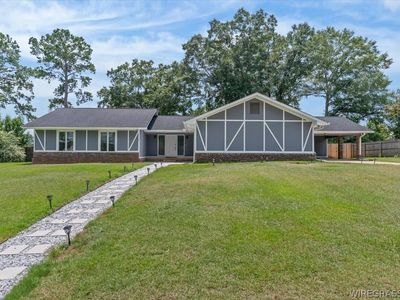 104 E Kingswood Dr