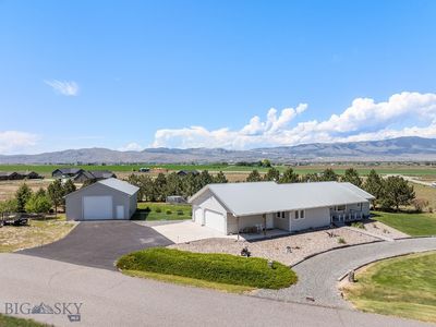 16 Windy Meadow Dr