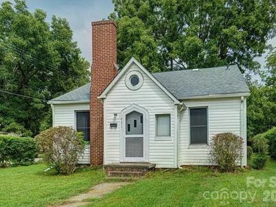 431 W Statesville Ave