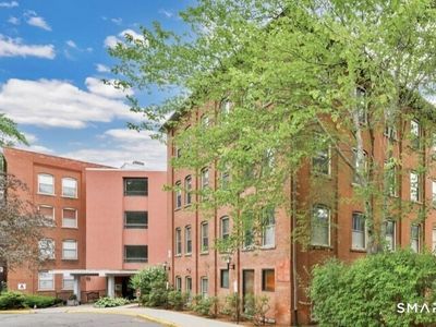 222 Williams Street East #214