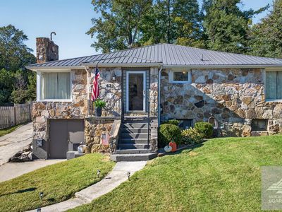 421 Monterey Hl
