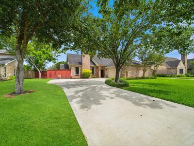 3815 W Valley Dr