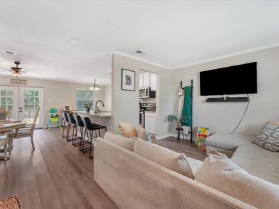 214 E Arkansas St