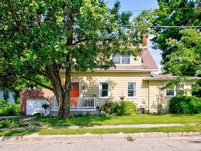 611 Maple St