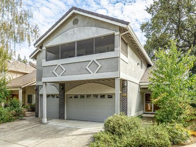 7034 Ara Ln