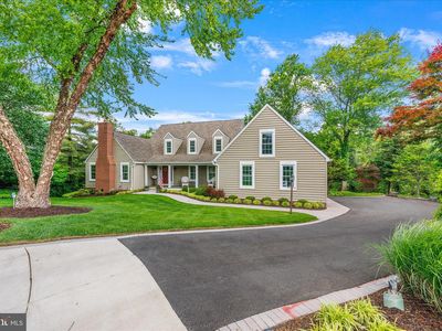 8 Rolling Farm Ct