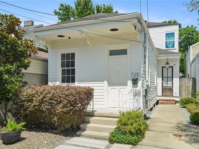725 Robert St