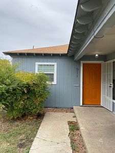 909 W Dean Ave