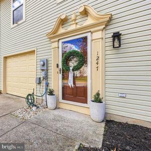 1247 Dahlia Ln