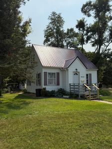 428 E Rooney Ave