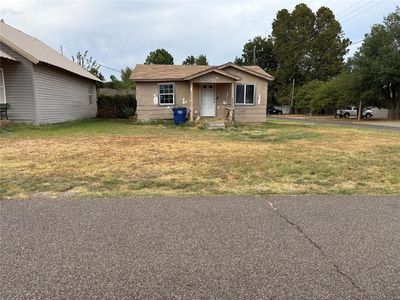 Property at 121 E Perry Ln, Mustang, OK
