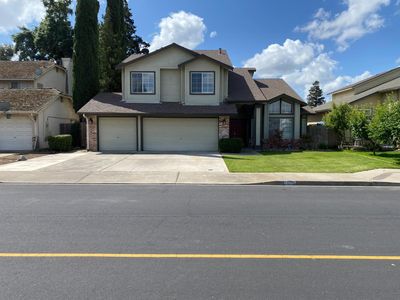 2500 Country Manor Dr
