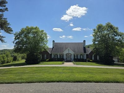 296 Lakeview Cir
