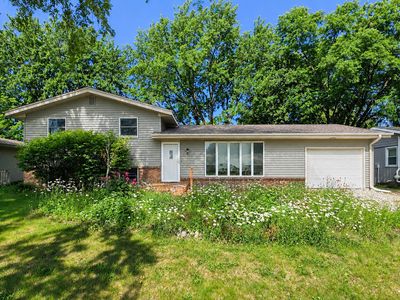 2221 Clark Ave