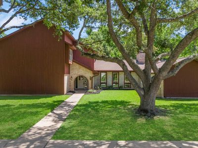 2011 Briar Ln