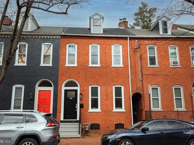 409 W Lemon St