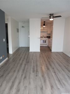 2465 Kuhio Ave #1206